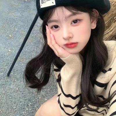 乐坛天后私下抽烟，好友出面澄清，凌晨引热议